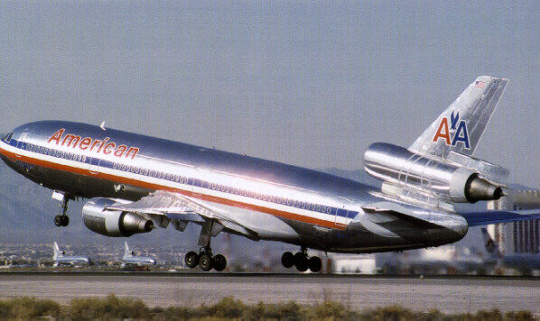 AA DC-10-10